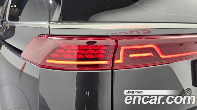 Kia Carnival 2022 — ფოტო 37/37