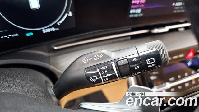 Kia Carnival 2022 — ფოტო 24/37