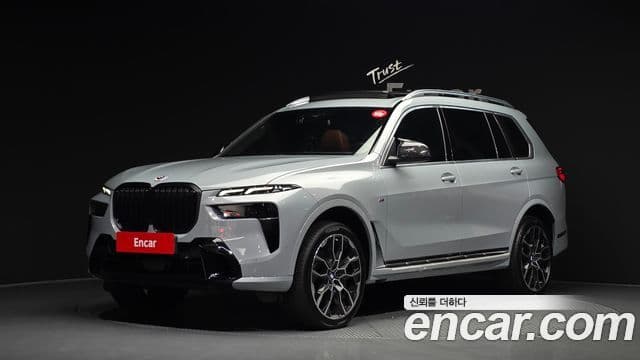 BMW X7 2023 — Photo 18/34