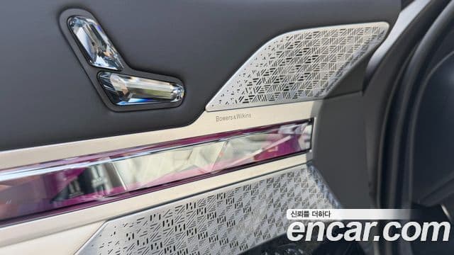 BMW i7 2024 — Photo 10/20