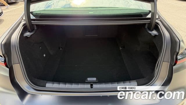 BMW i7 2024 — Photo 12/20