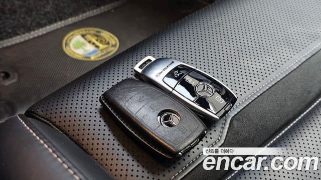 Mercedes-Benz AMG GT 2020 — Photo 17/35