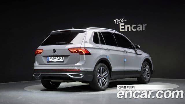 Volkswagen Tiguan 2021 — Фото 2/20