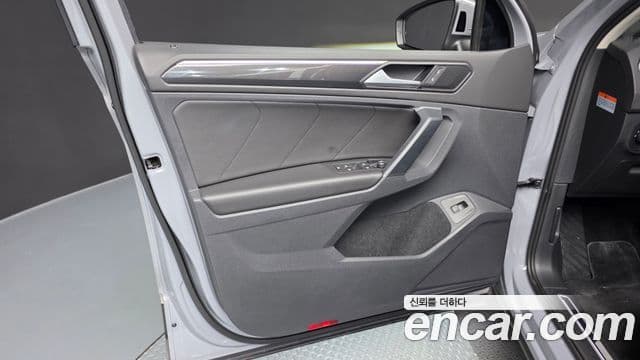 Volkswagen Tiguan 2021 — Şəkil 37/37