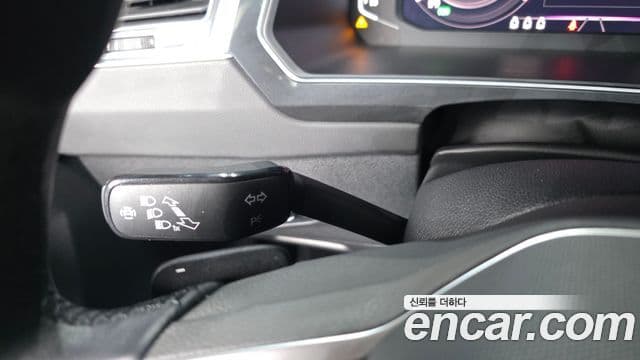 Volkswagen Tiguan 2021 — Şəkil 9/37