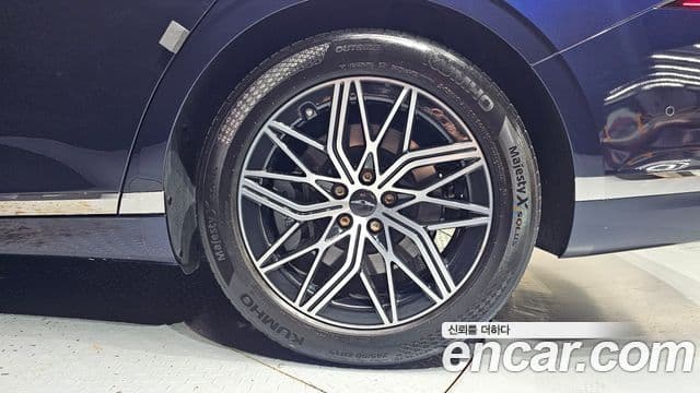 Genesis G90 2022 — ფოტო 28/38