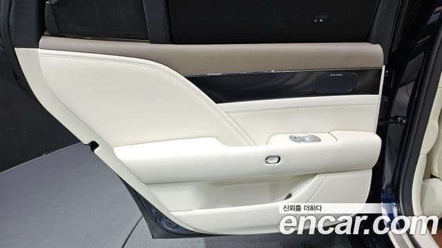 Genesis G90 2022 — ფოტო 22/38