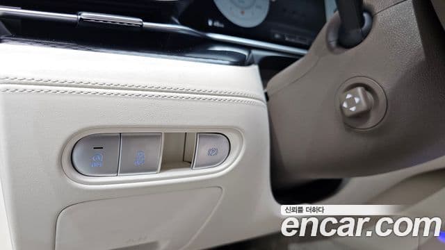 Genesis G90 2022 — ფოტო 25/38
