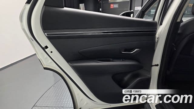 Hyundai Tucson Hybrid 2022 — Photo 16/30