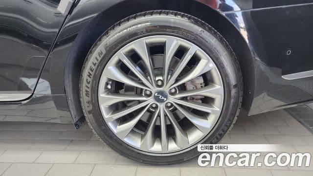 Kia The K9 2023 — Photo 28/33