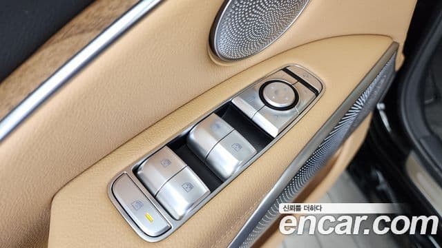 Kia The K9 2023 — Photo 17/33