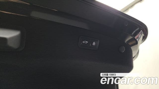 Kia The K9 2023 — Photo 18/33