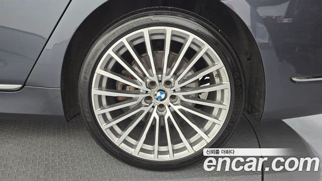 BMW 7 Series 2020 — ფოტო 11/34
