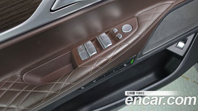 BMW 7 Series 2020 — ფოტო 21/34