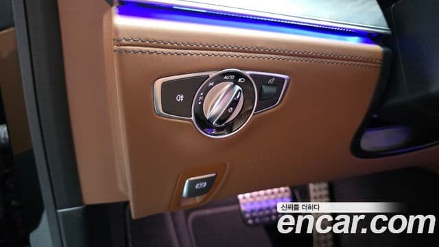 Mercedes-Benz AMG GT 2023 — Photo 13/35