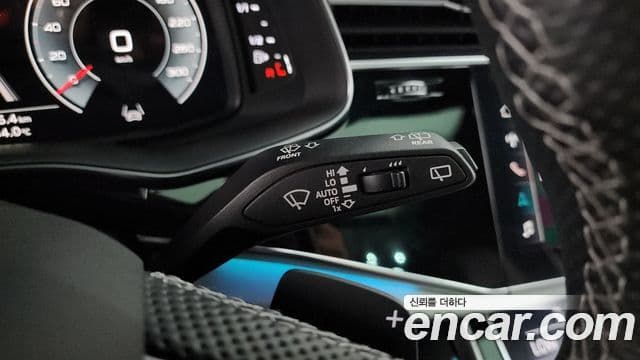 Audi Q7 2021 — Photo 12/35