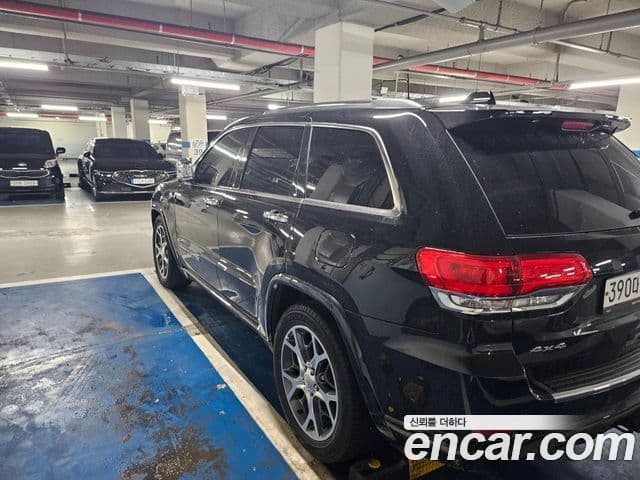 Jeep Grand Cherokee 2020 — Photo 6/7