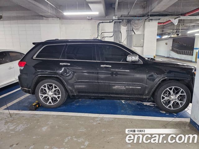 Jeep Grand Cherokee 2020 — Photo 7/7