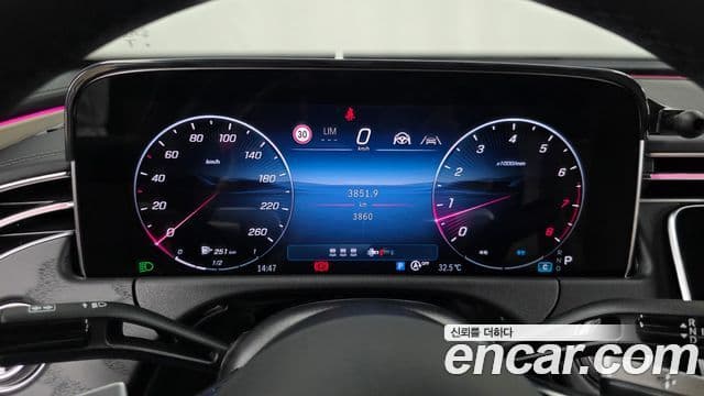 Mercedes-Benz E-Class 2025 — Фото 8/20