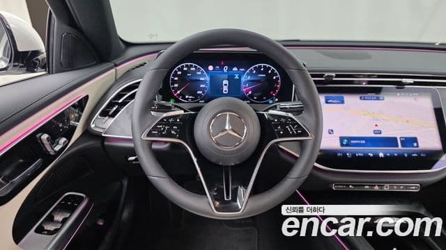 Mercedes-Benz E-Class 2025 — Фото 13/20