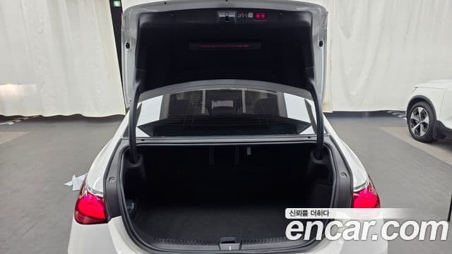 Mercedes-Benz E-Class 2025 — Фото 20/20