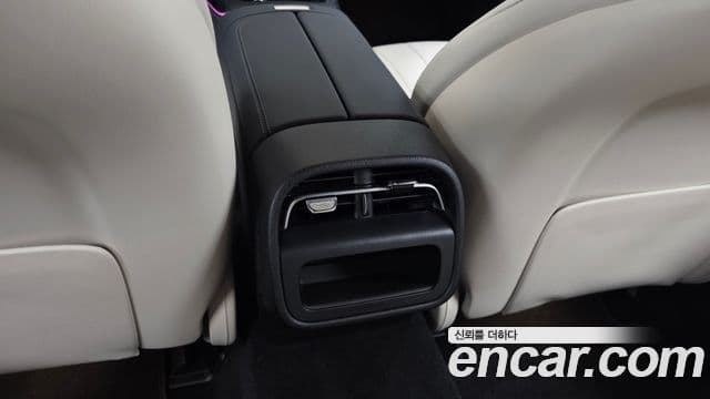 Mercedes-Benz E-Class 2025 — ფოტო 23/35
