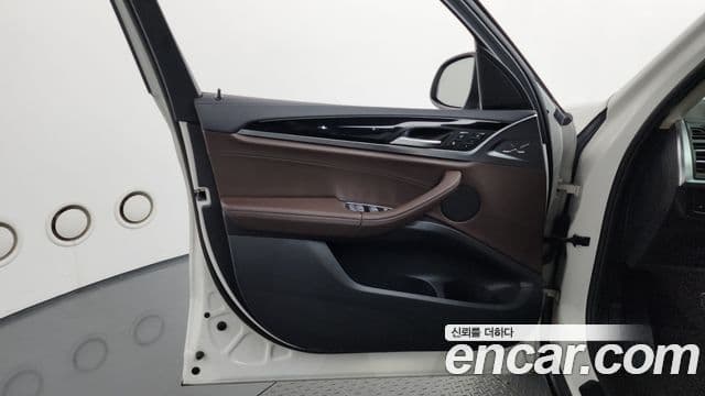 BMW X3 2022 — Photo 16/32