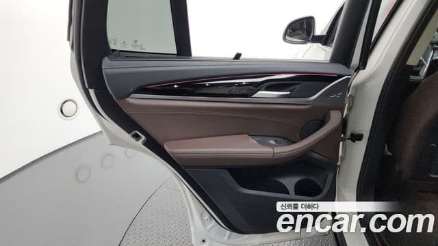 BMW X3 2022 — Photo 27/32