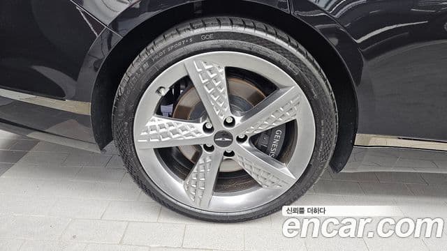 Genesis G80 2025 — Şəkil 37/38