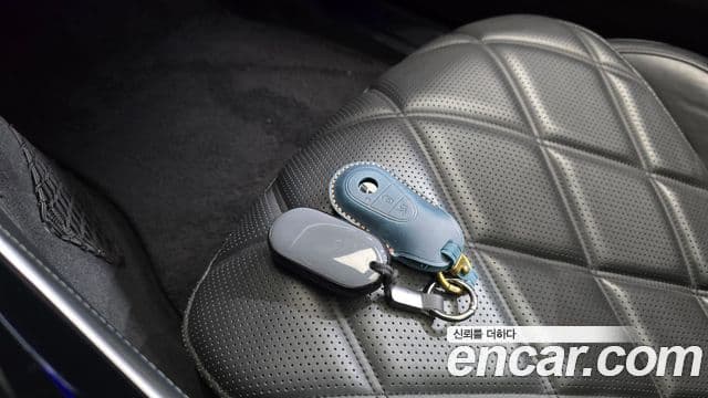 Mercedes-Benz S-Class 2021 — Photo 29/41
