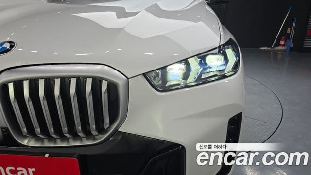 BMW X5 2023 — Photo 24/32