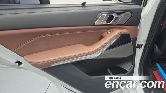 BMW X5 2023 — Photo 21/32