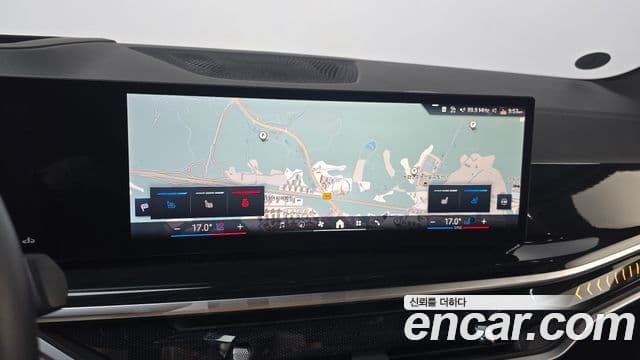 BMW X5 2023 — Photo 28/32