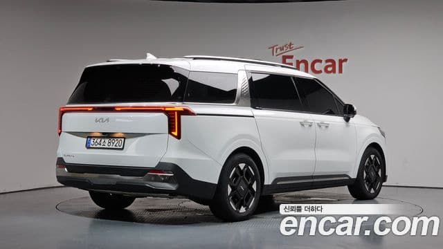 Kia Carnival 2023 — Photo 3/38