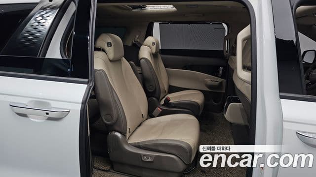 Kia Carnival 2023 — Photo 14/38