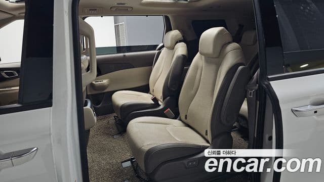 Kia Carnival 2023 — Photo 5/38