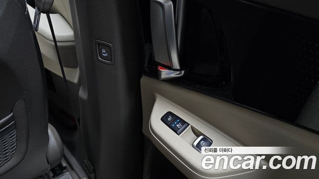 Kia Carnival 2023 — Photo 25/38
