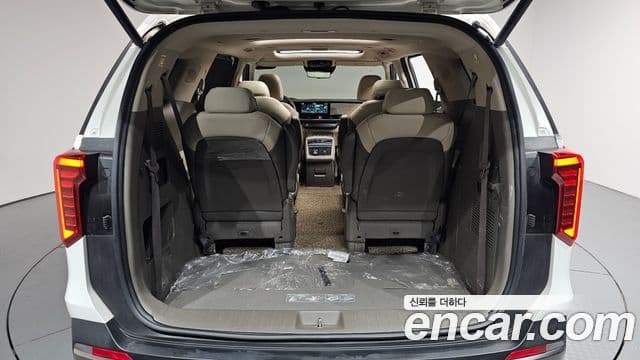 Kia Carnival 2023 — Photo 26/38