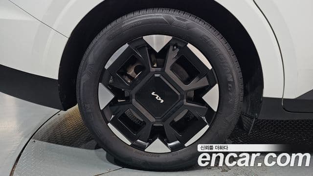 Kia Carnival 2023 — Photo 22/38