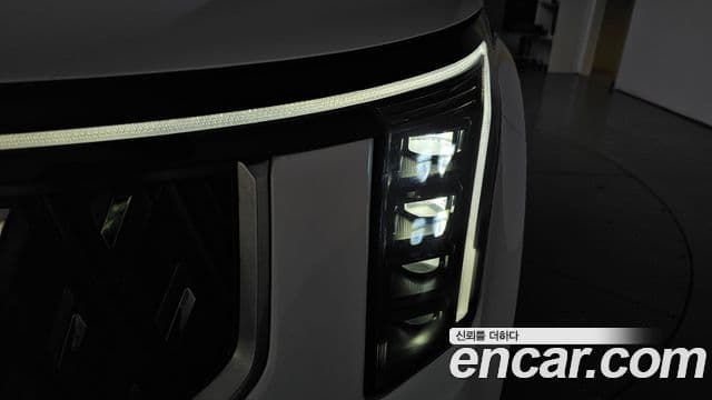 Kia Carnival 2023 — Photo 23/38