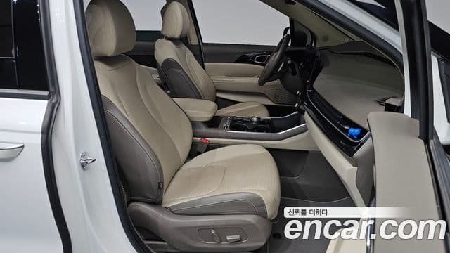Kia Carnival 2023 — Photo 24/38