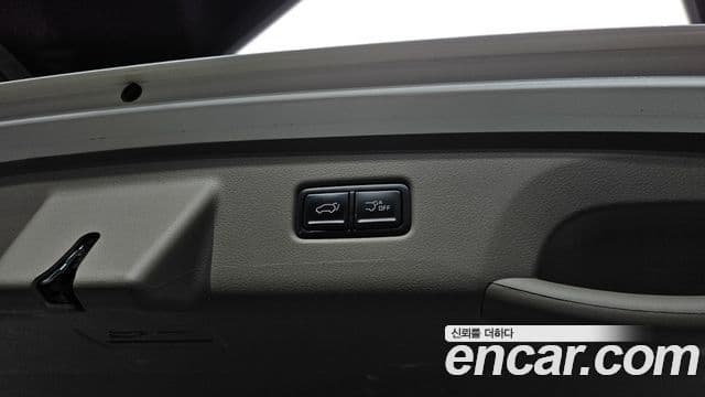 Kia Carnival 2023 — Photo 33/38