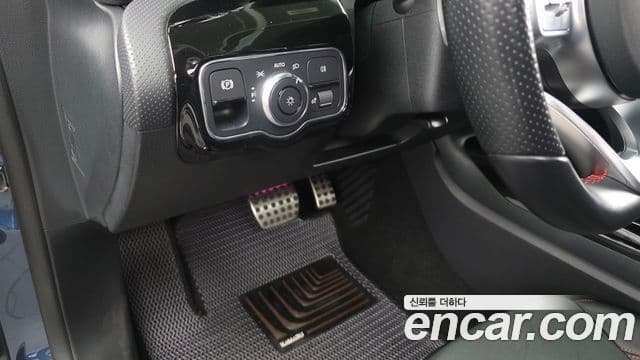 Mercedes-Benz A-Class 2021 — Фото 19/20