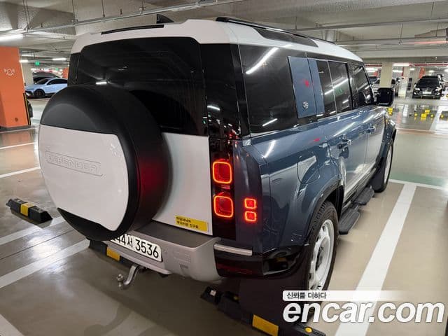 Land Rover Defender 2024 — Фото 1/20