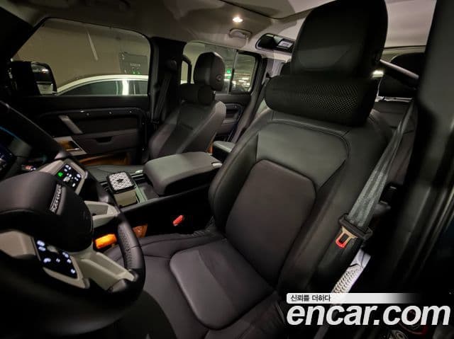 Land Rover Defender 2024 — Фото 11/20