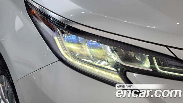 Toyota Sienna 2022 — Şəkil 13/37