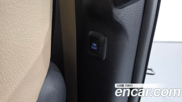 Toyota Sienna 2022 — Şəkil 31/37