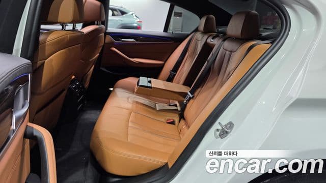 BMW 5 Series 2021 — Şəkil 10/20