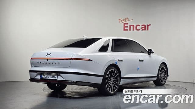 Hyundai Grandeur 2023 — Фото 2/20