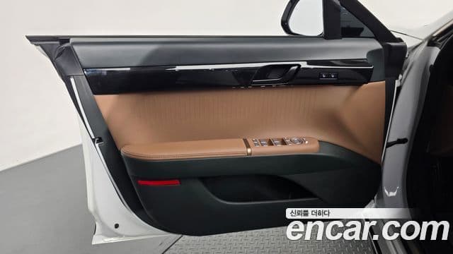 Hyundai Grandeur Hybrid 2023 — Şəkil 28/39